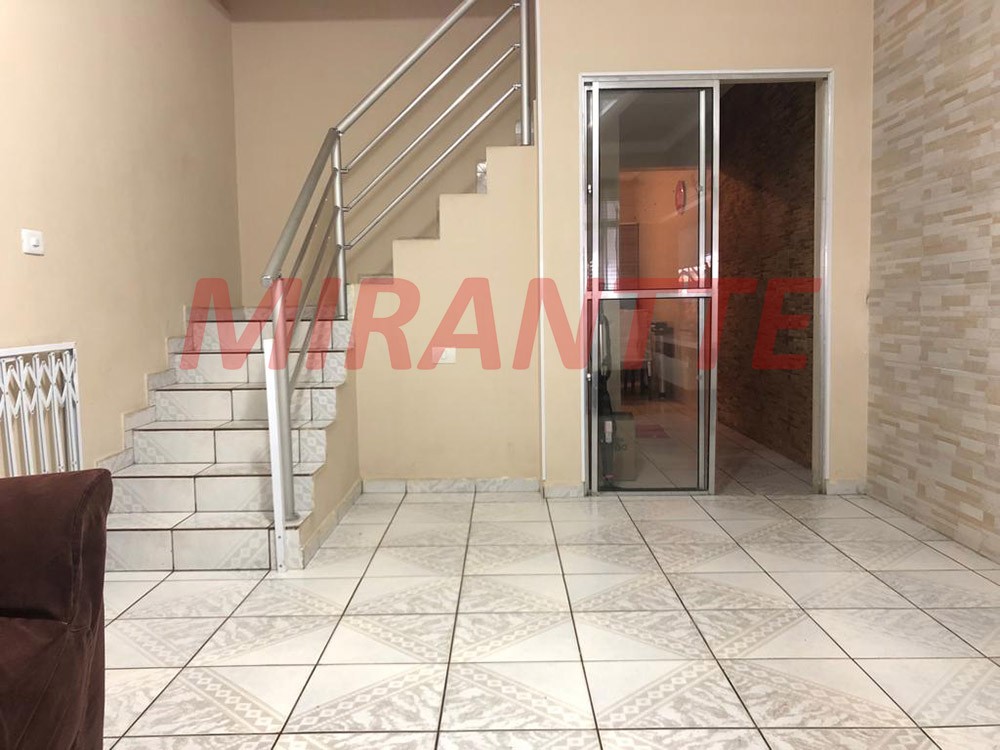 Sobrado de 250m² com 4 quartos em Jardim Catarina