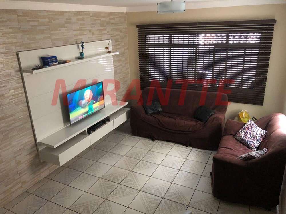 Sobrado de 250m² com 4 quartos em Jardim Catarina