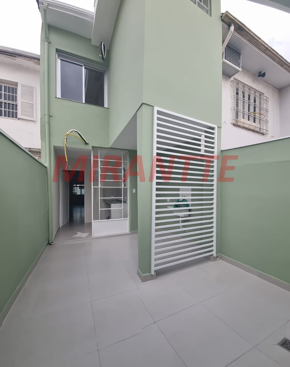 Sobrado de 125m² com 2 quartos em Água Fria