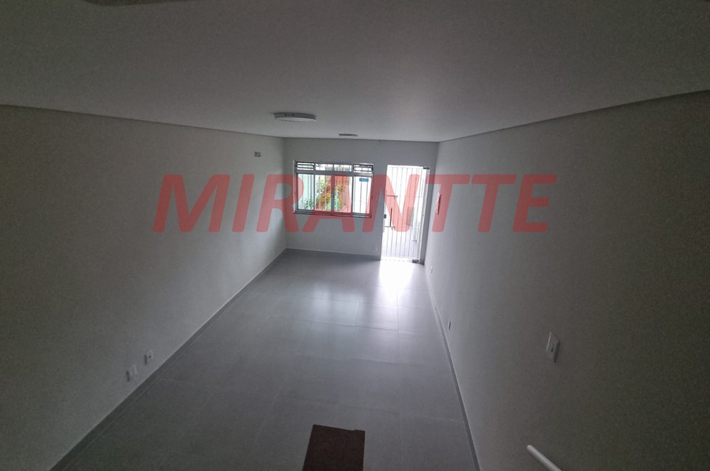 Sobrado de 125m² com 2 quartos em Água Fria