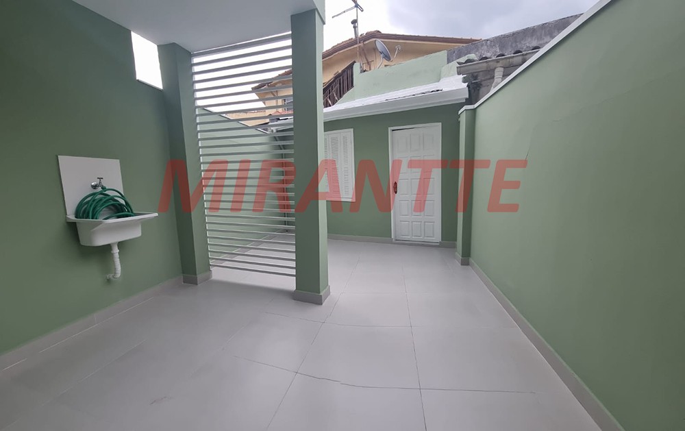 Sobrado de 125m² com 2 quartos em Água Fria