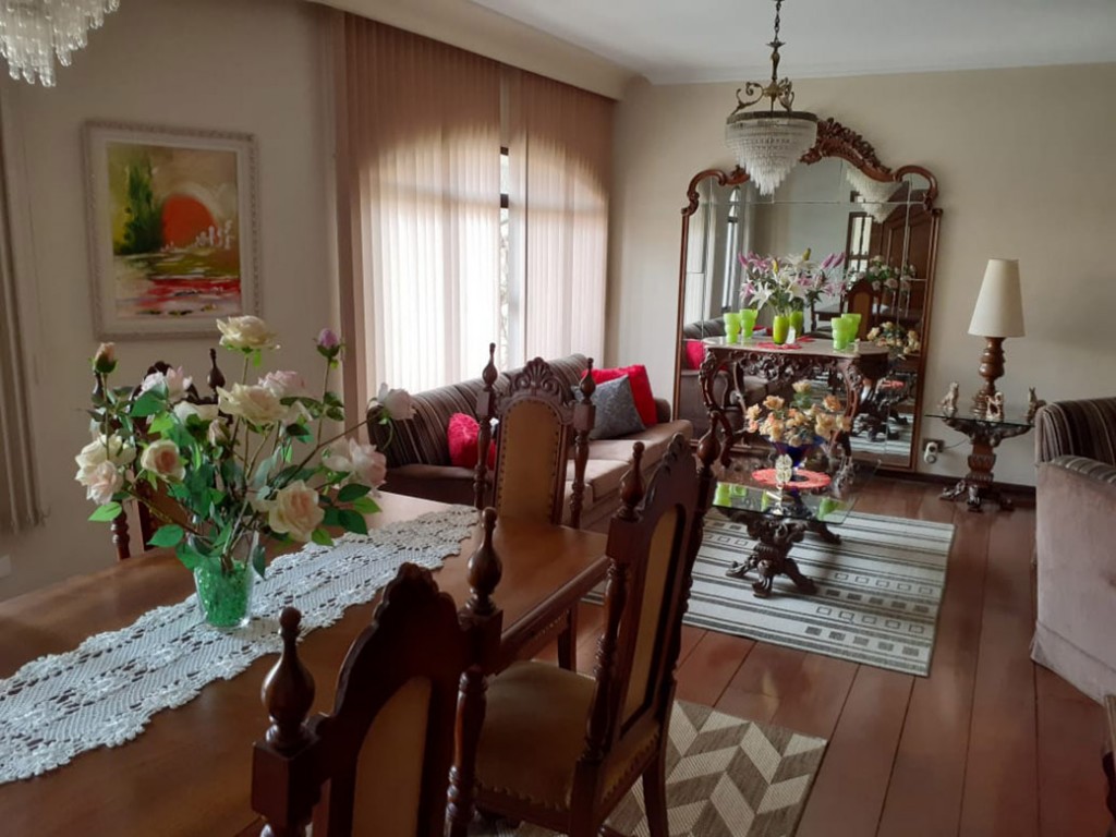 Sobrado de 398m² com 3 quartos em Vila Rosália
