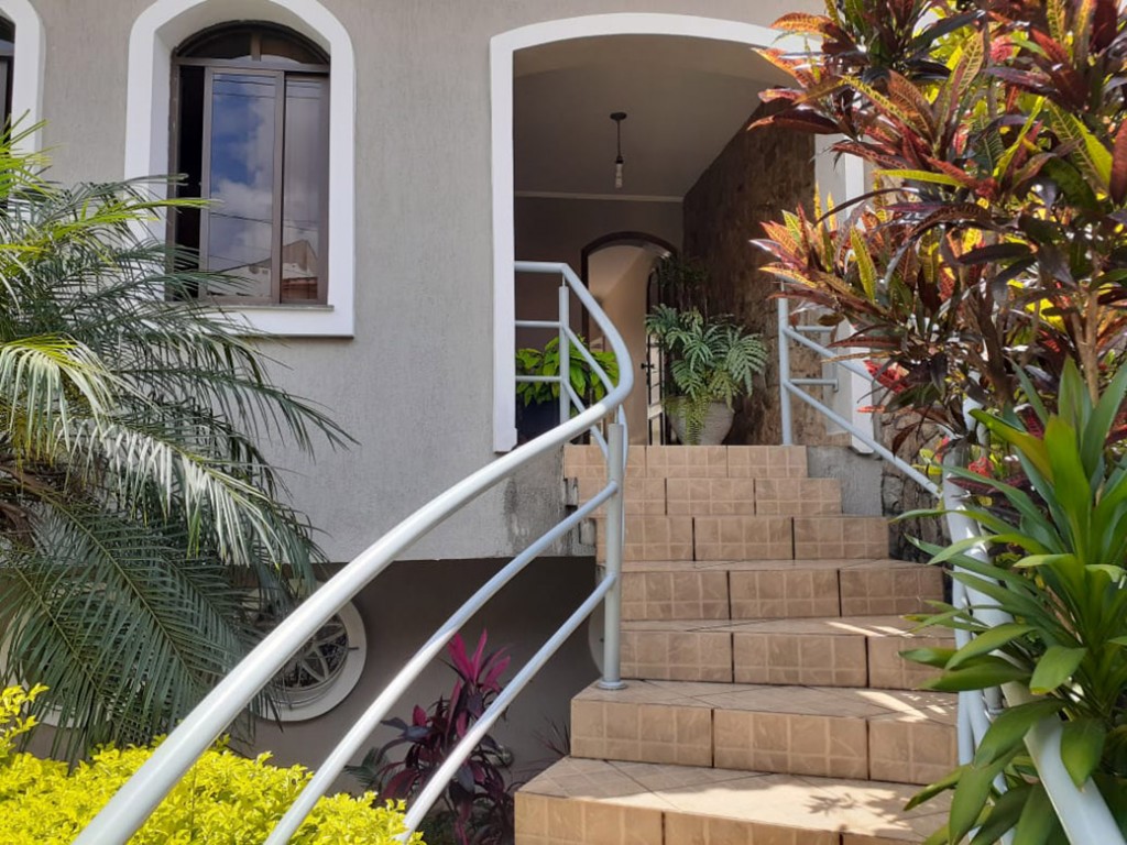 Sobrado de 398m² com 3 quartos em Vila Rosália