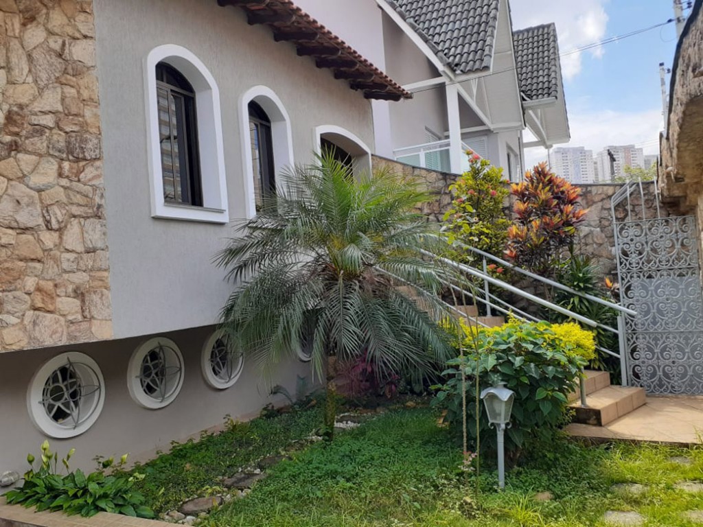 Sobrado de 398m² com 3 quartos em Vila Rosália