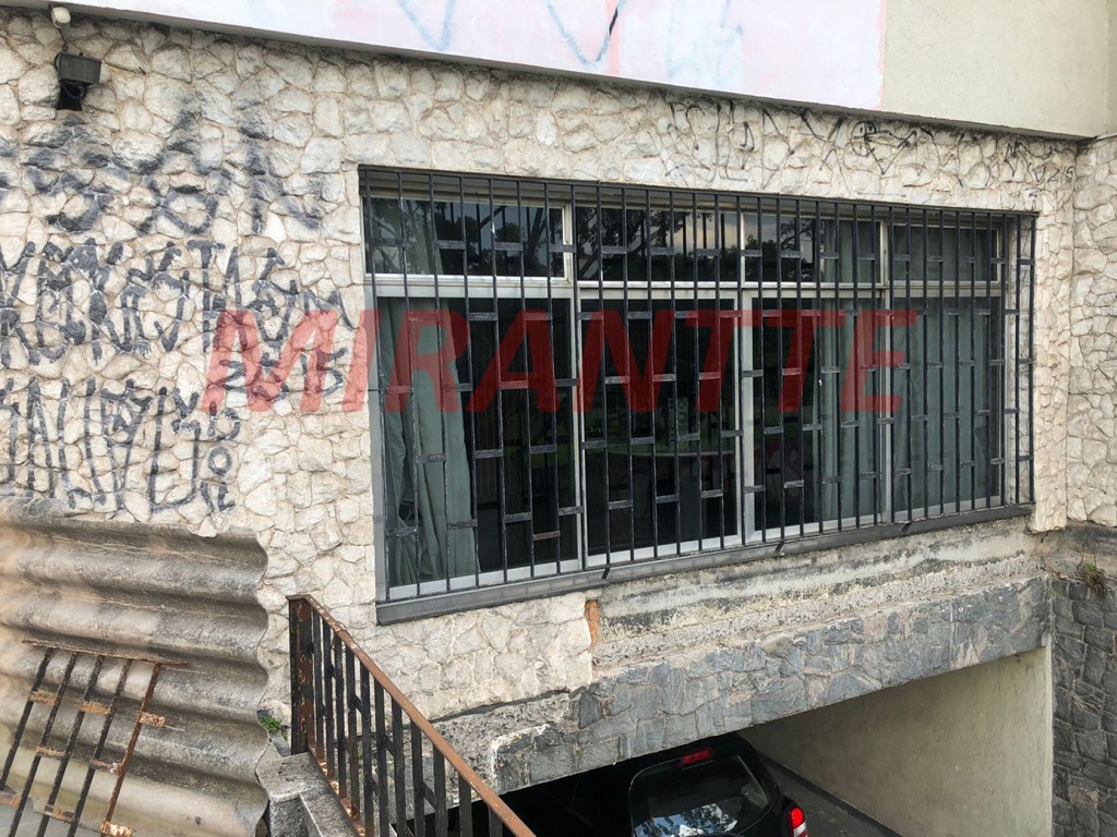 Sobrado de 260m² com 4 quartos em Santana