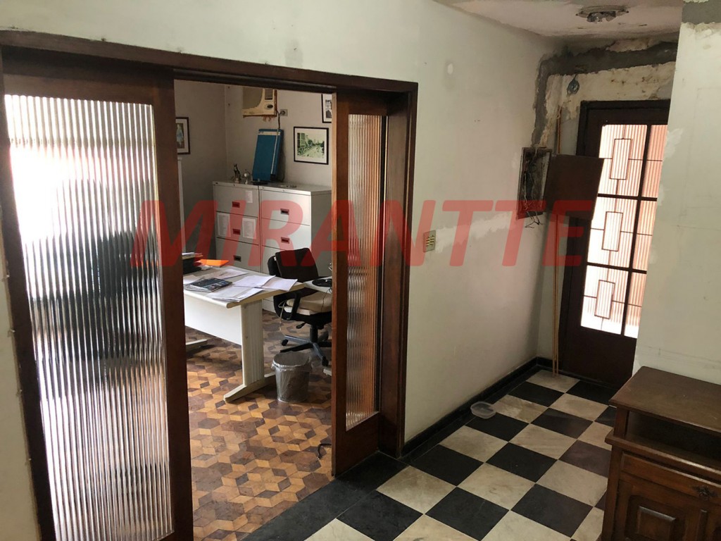 Sobrado de 260m² com 4 quartos em Santana