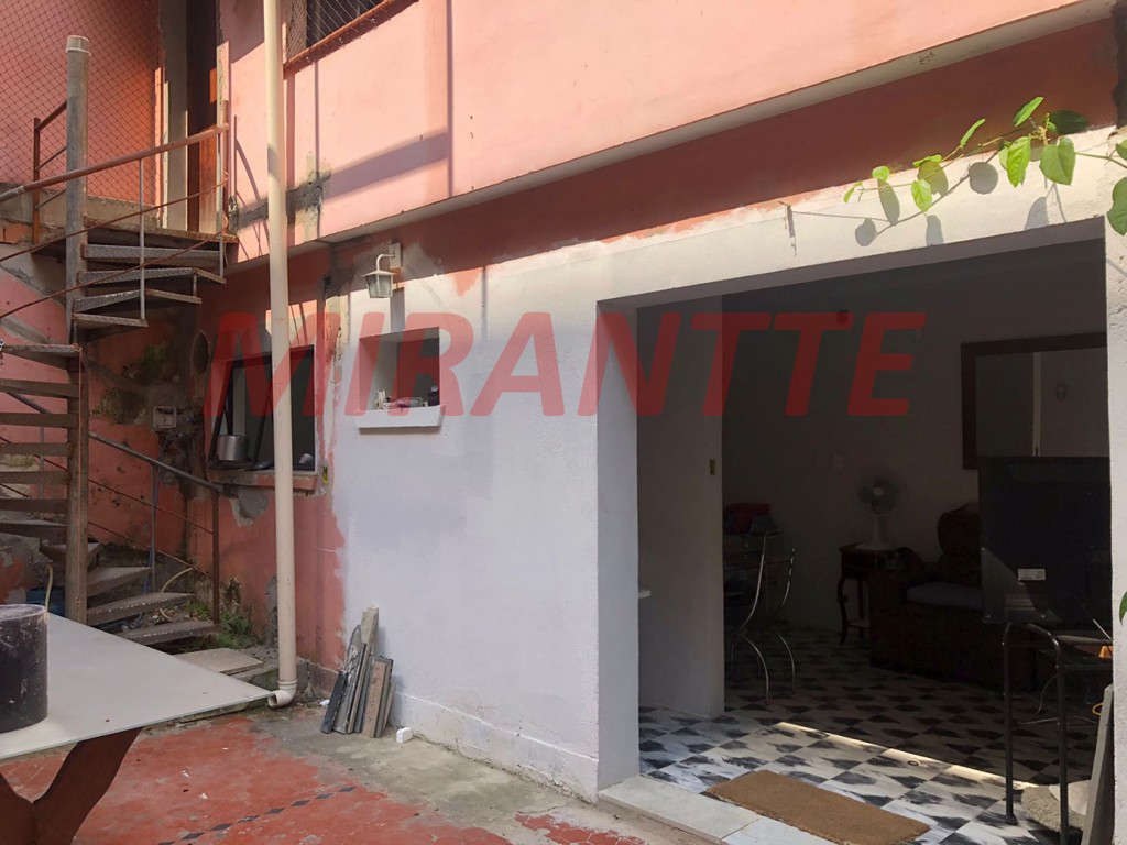 Sobrado de 260m² com 4 quartos em Santana