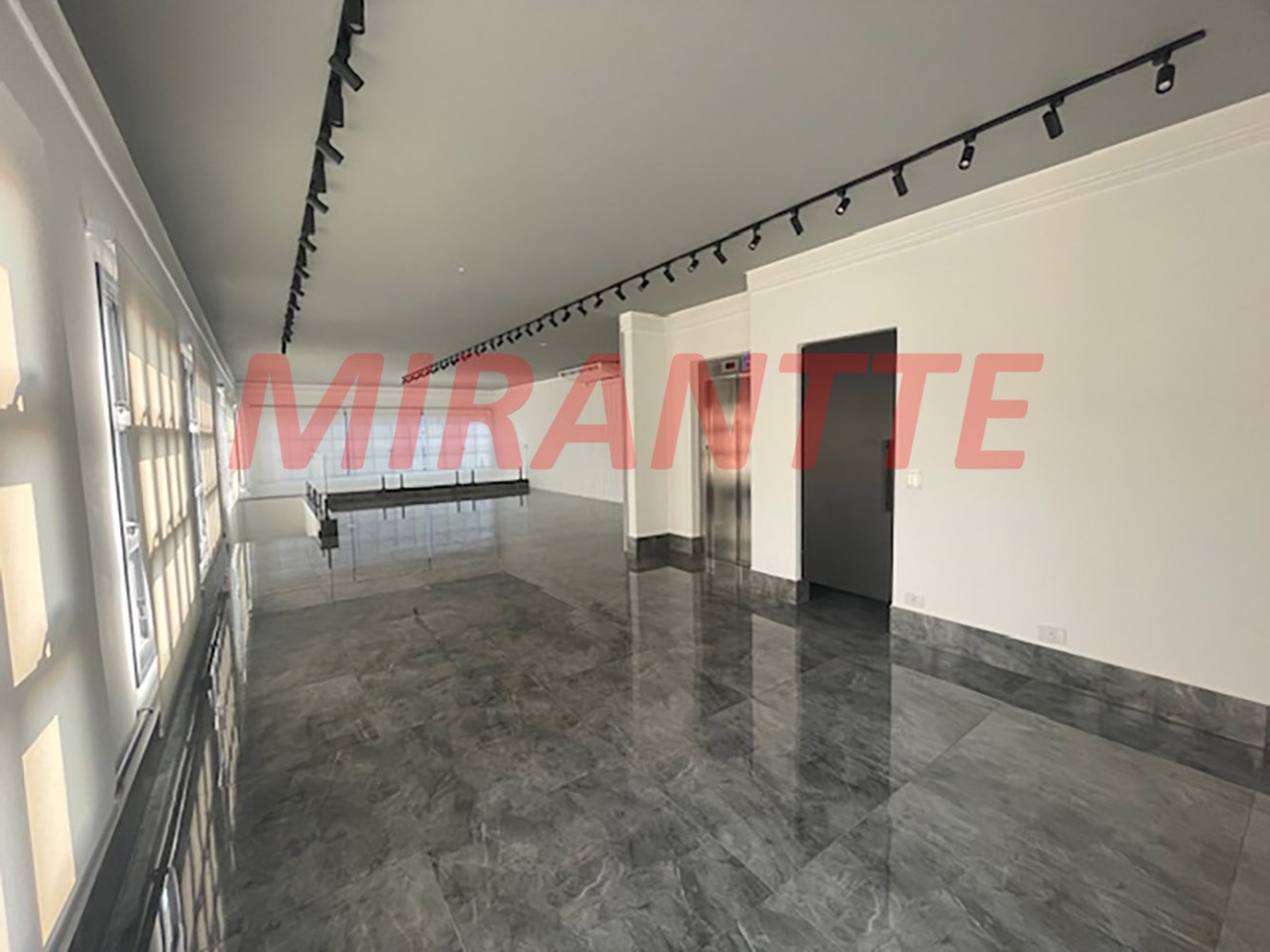 Comercial de 200m² em Santana