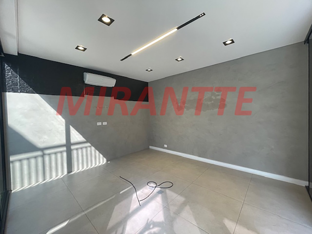 Comercial de 200m² em Santana