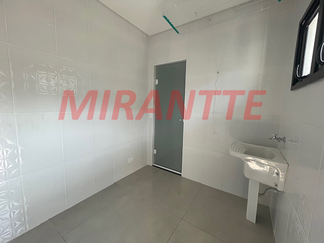 Comercial de 200m² em Santana