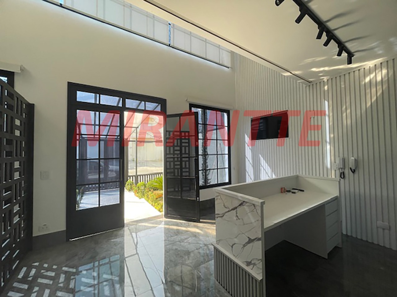 Comercial de 200m² em Santana