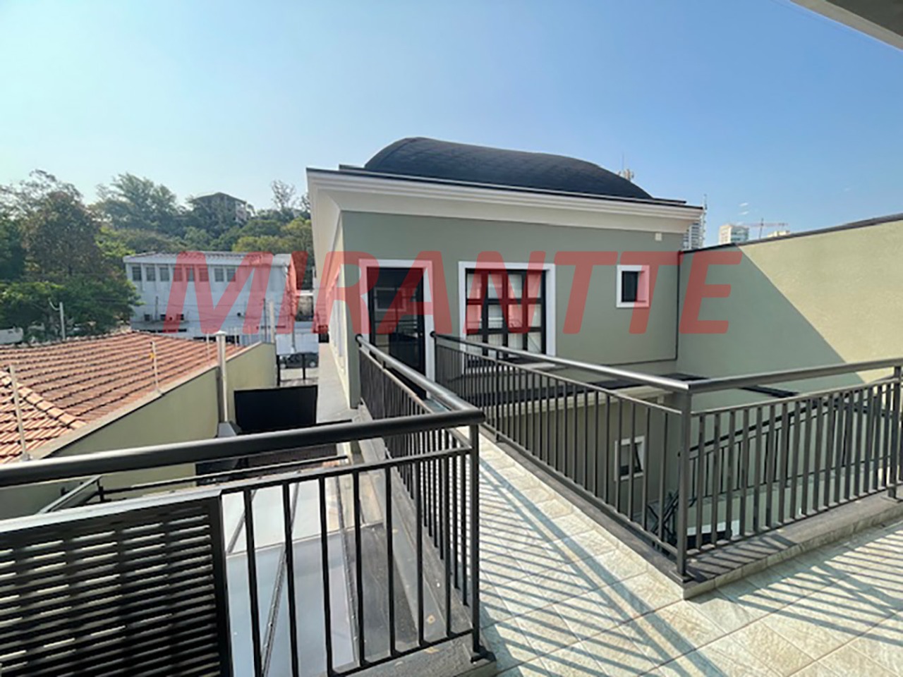 Comercial de 200m² em Santana