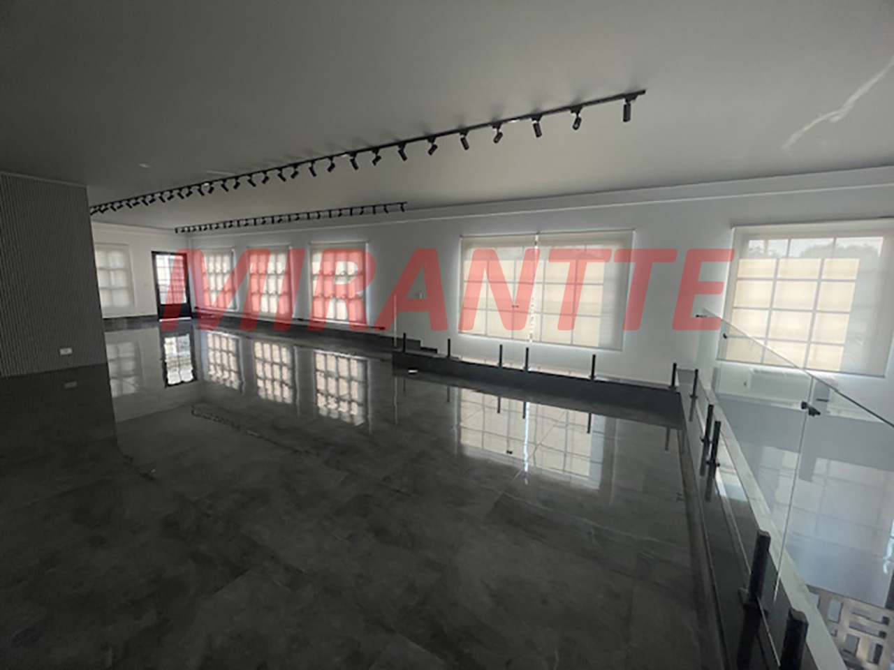 Comercial de 200m² em Santana