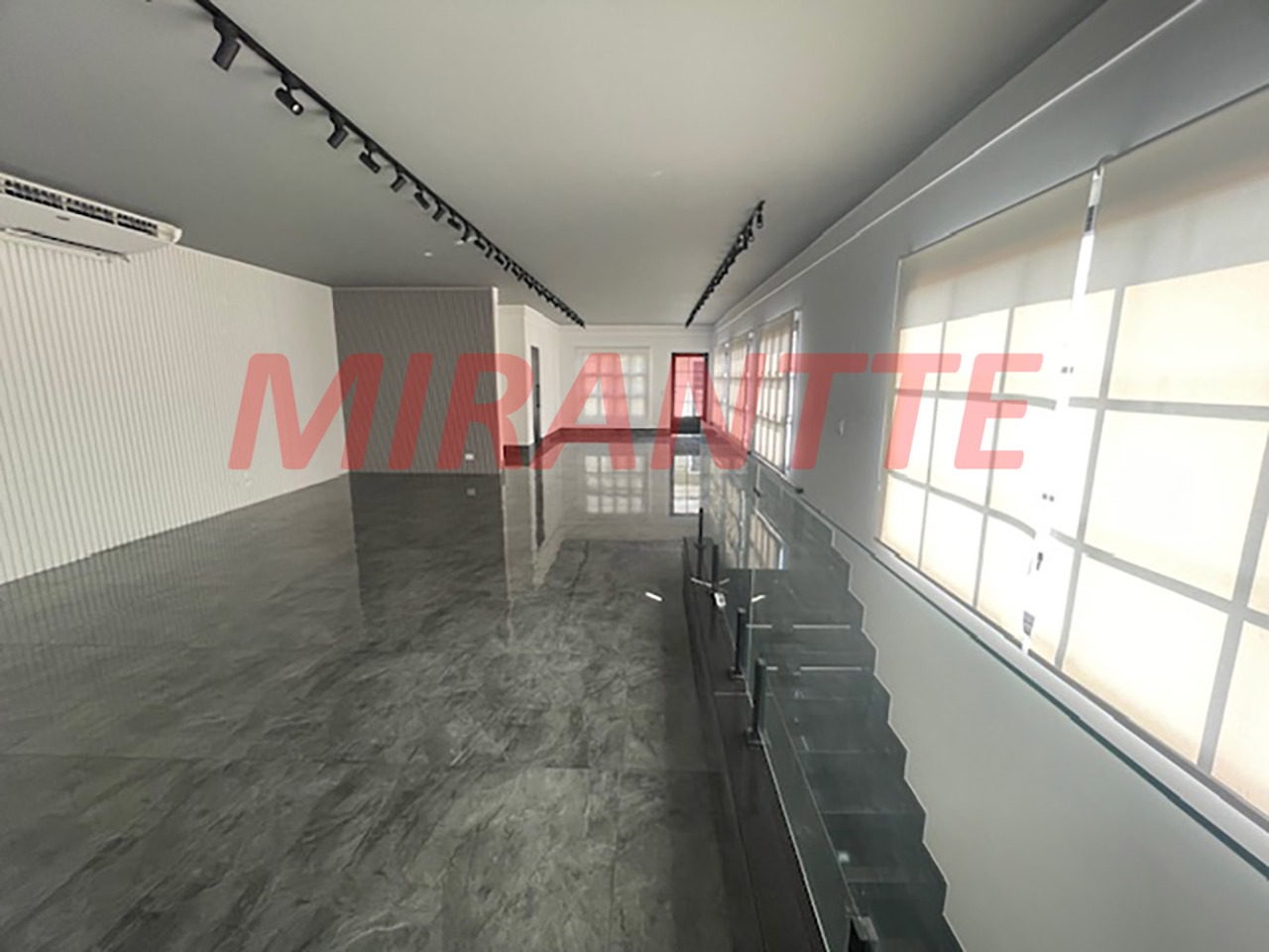 Comercial de 200m² em Santana