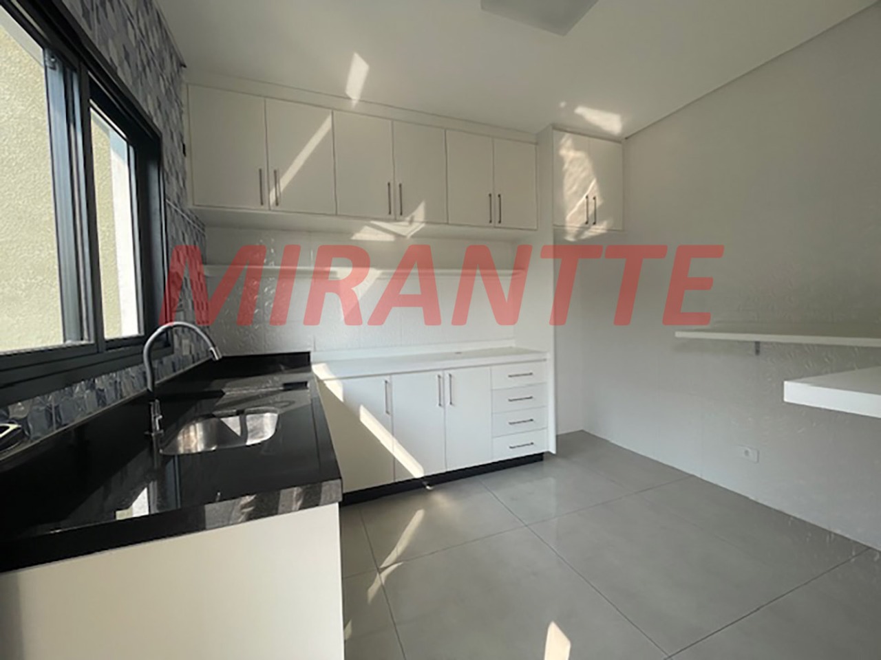 Comercial de 200m² em Santana