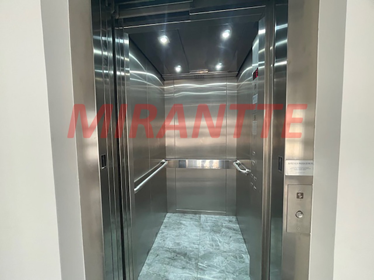 Comercial de 200m² em Santana