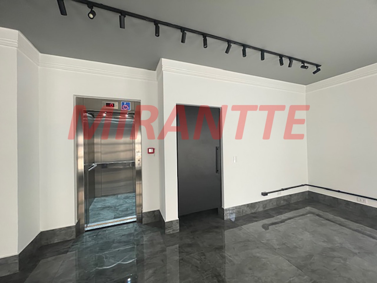 Comercial de 200m² em Santana
