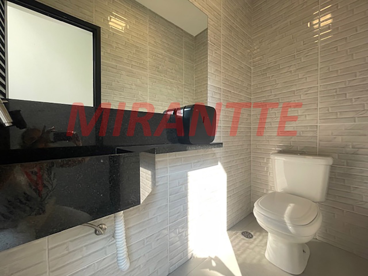 Comercial de 200m² em Santana