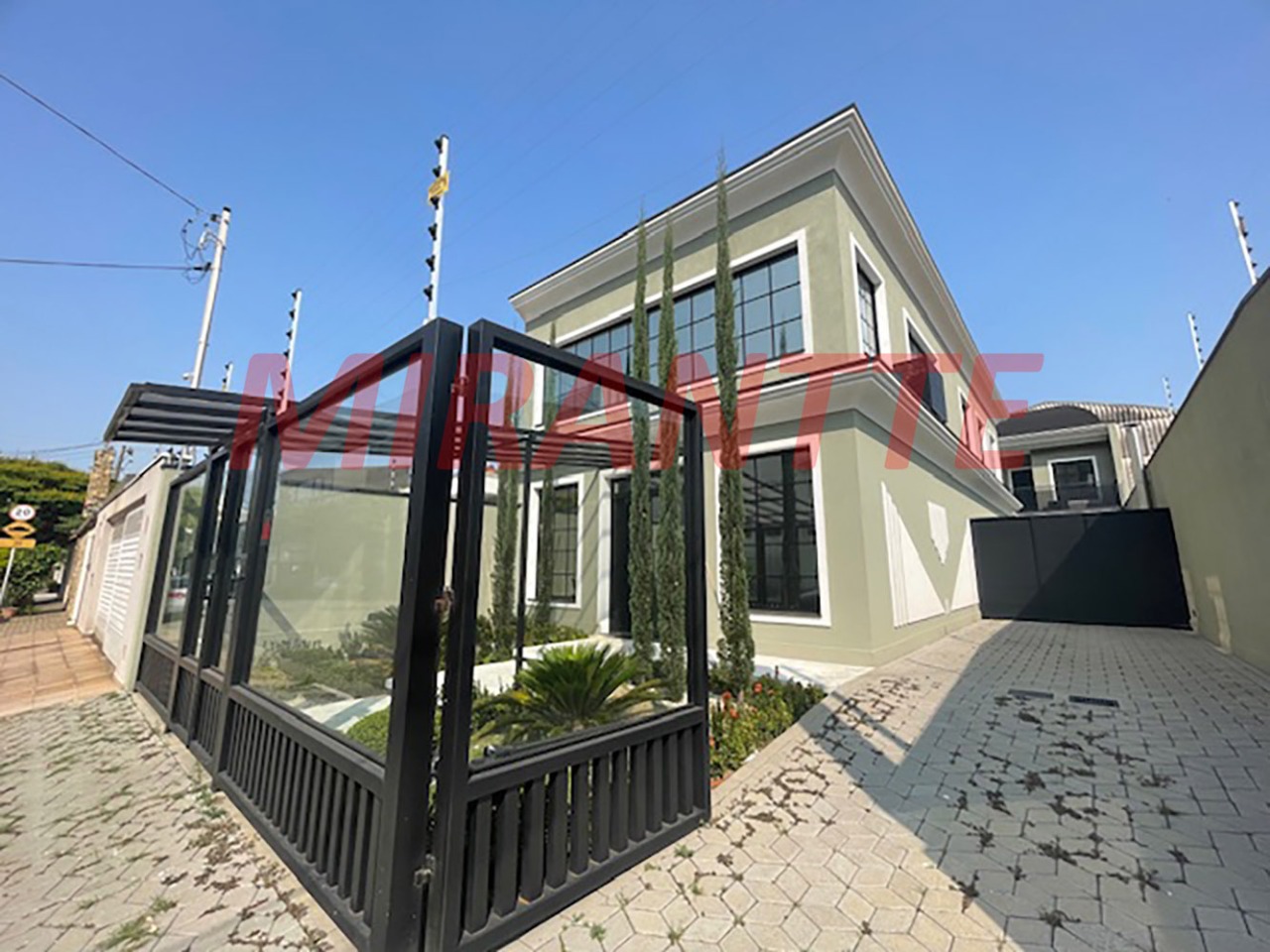 Comercial de 200m² em Santana