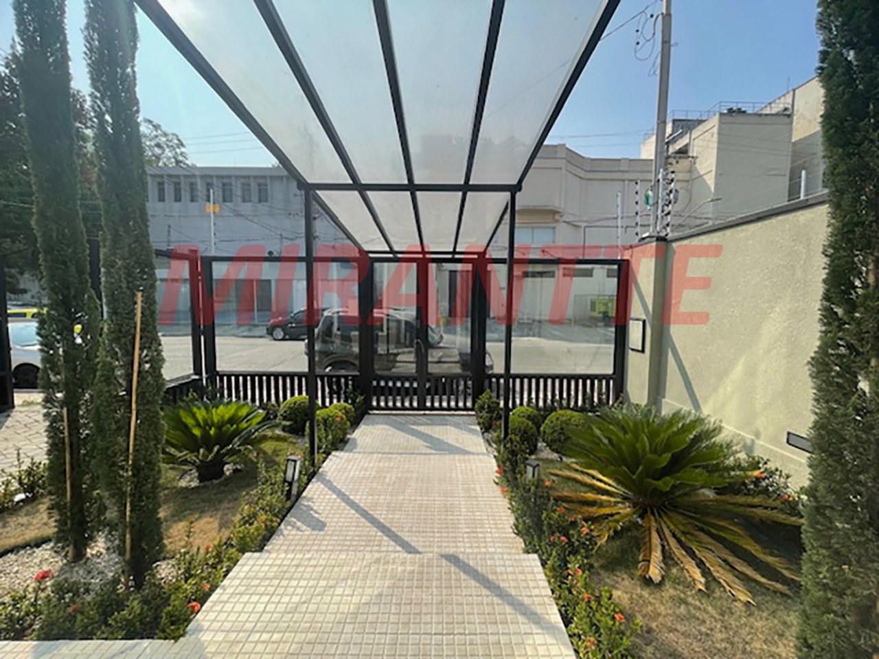 Comercial de 200m² em Santana