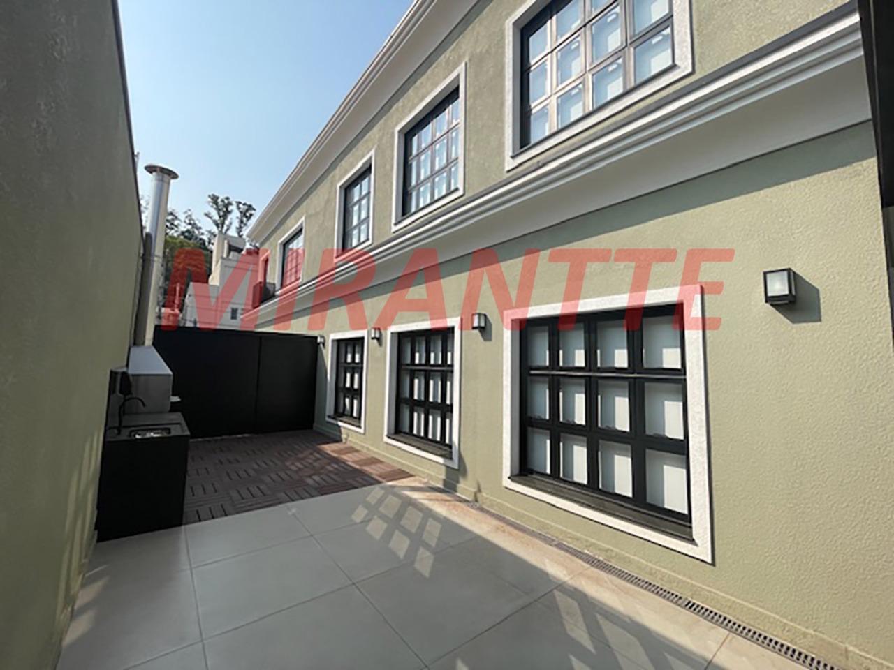 Comercial de 200m² em Santana