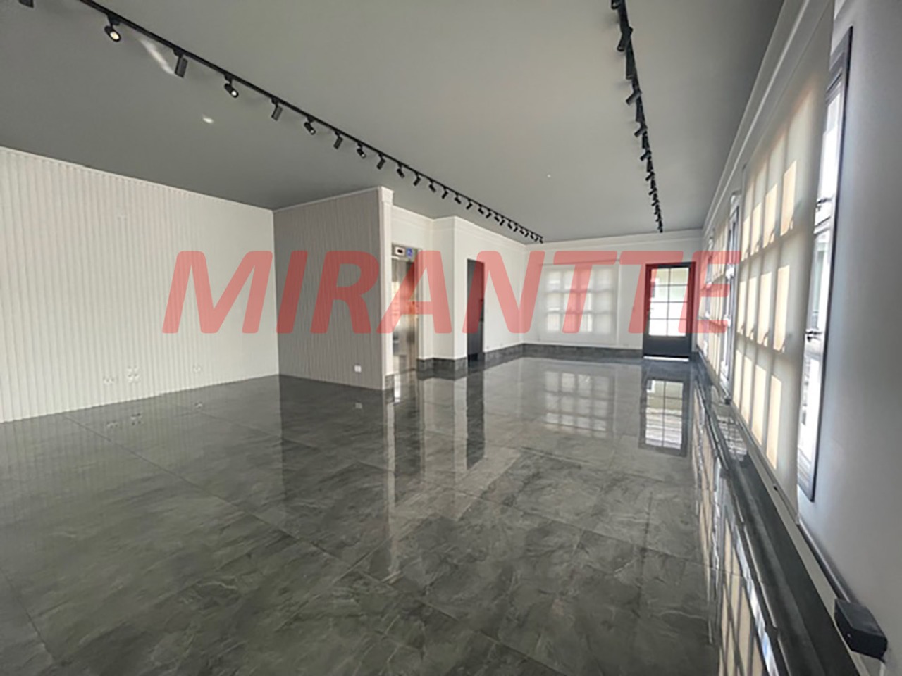 Comercial de 200m² em Santana