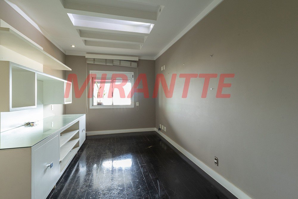 Apartamento de 286m² com 4 quartos em Água Fria