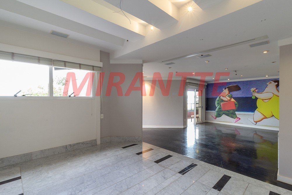 Apartamento de 286m² com 4 quartos em Água Fria