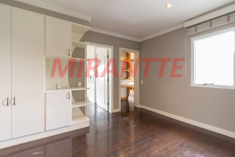Apartamento de 286m² com 4 quartos em Água Fria