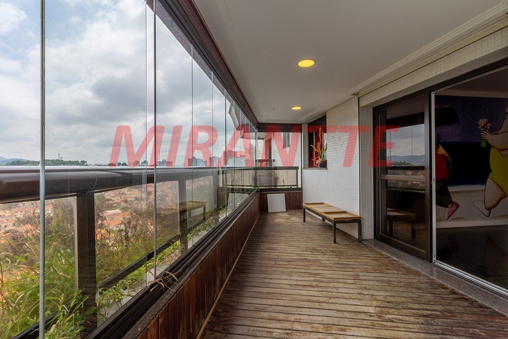 Apartamento de 286m² com 4 quartos em Água Fria