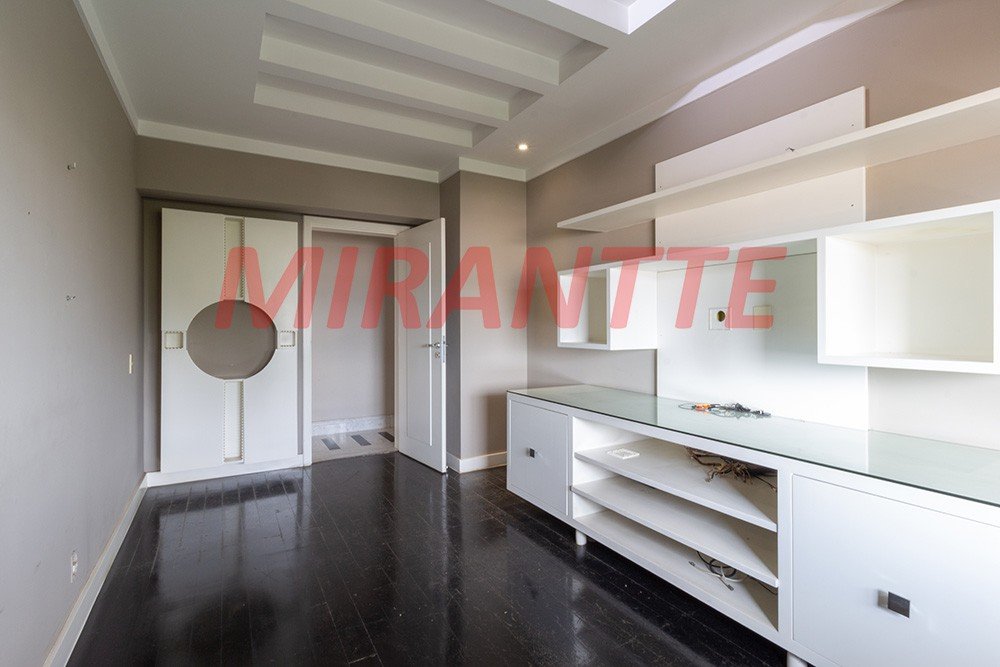 Apartamento de 286m² com 4 quartos em Água Fria