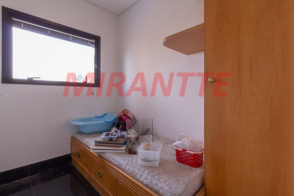 Apartamento de 286m² com 4 quartos em Água Fria