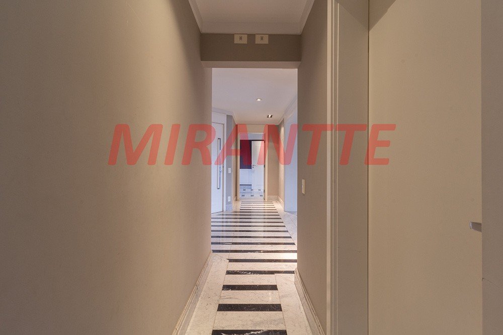 Apartamento de 286m² com 4 quartos em Água Fria