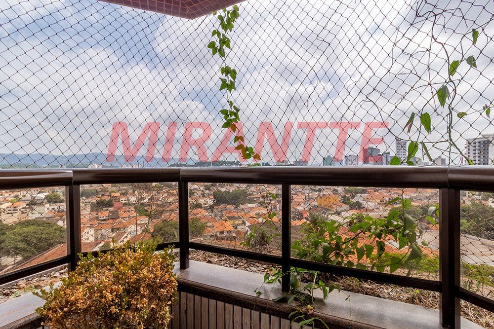 Apartamento de 286m² com 4 quartos em Água Fria