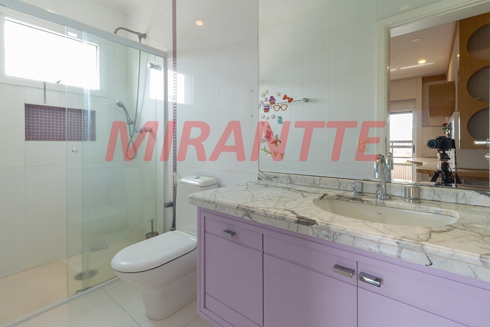 Apartamento de 286m² com 4 quartos em Água Fria