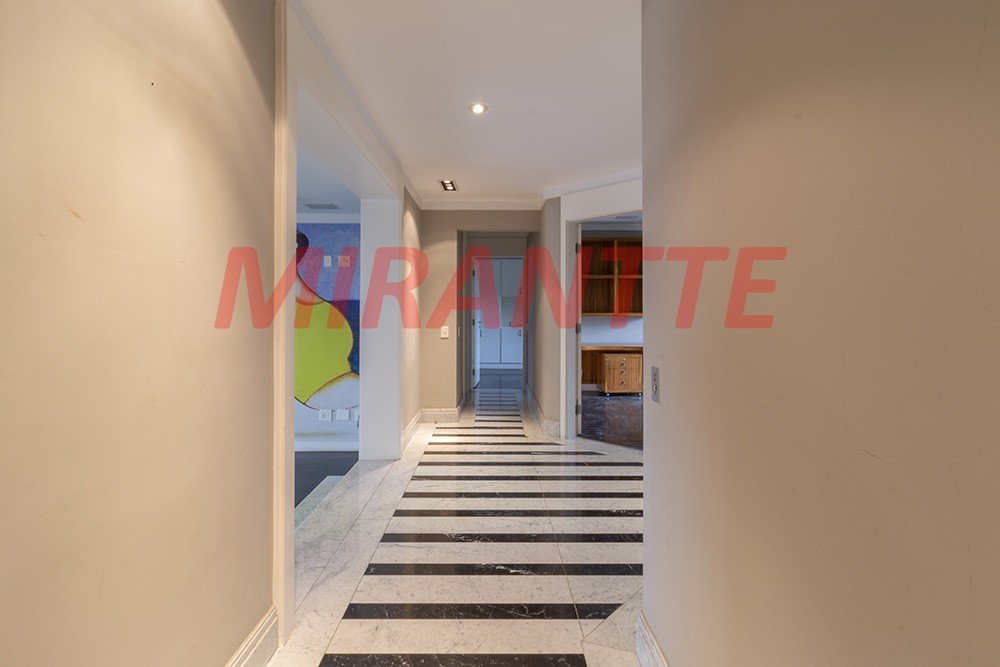 Apartamento de 286m² com 4 quartos em Água Fria