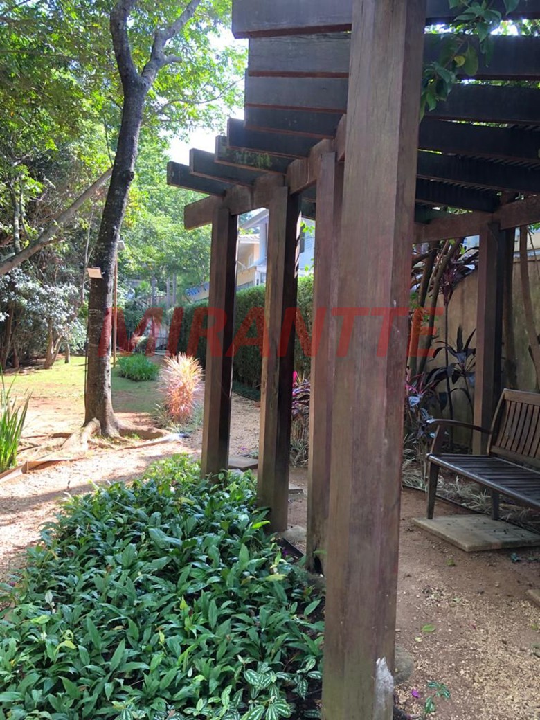 Sobrado de 235m² com 4 quartos em Tremembe