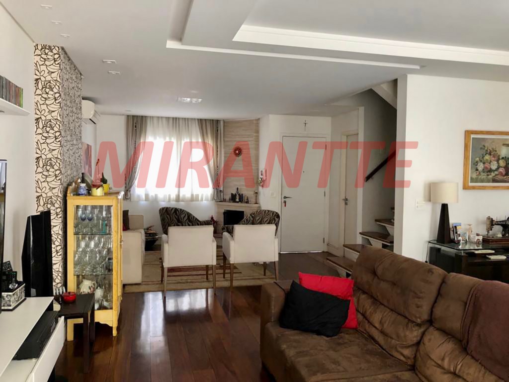 Sobrado de 235m² com 4 quartos em Tremembe