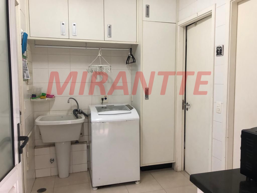 Sobrado de 235m² com 4 quartos em Tremembe
