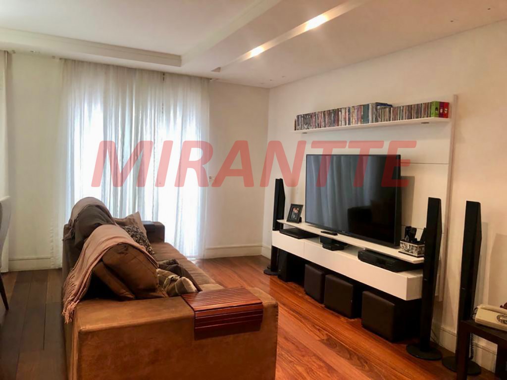 Sobrado de 235m² com 4 quartos em Tremembe