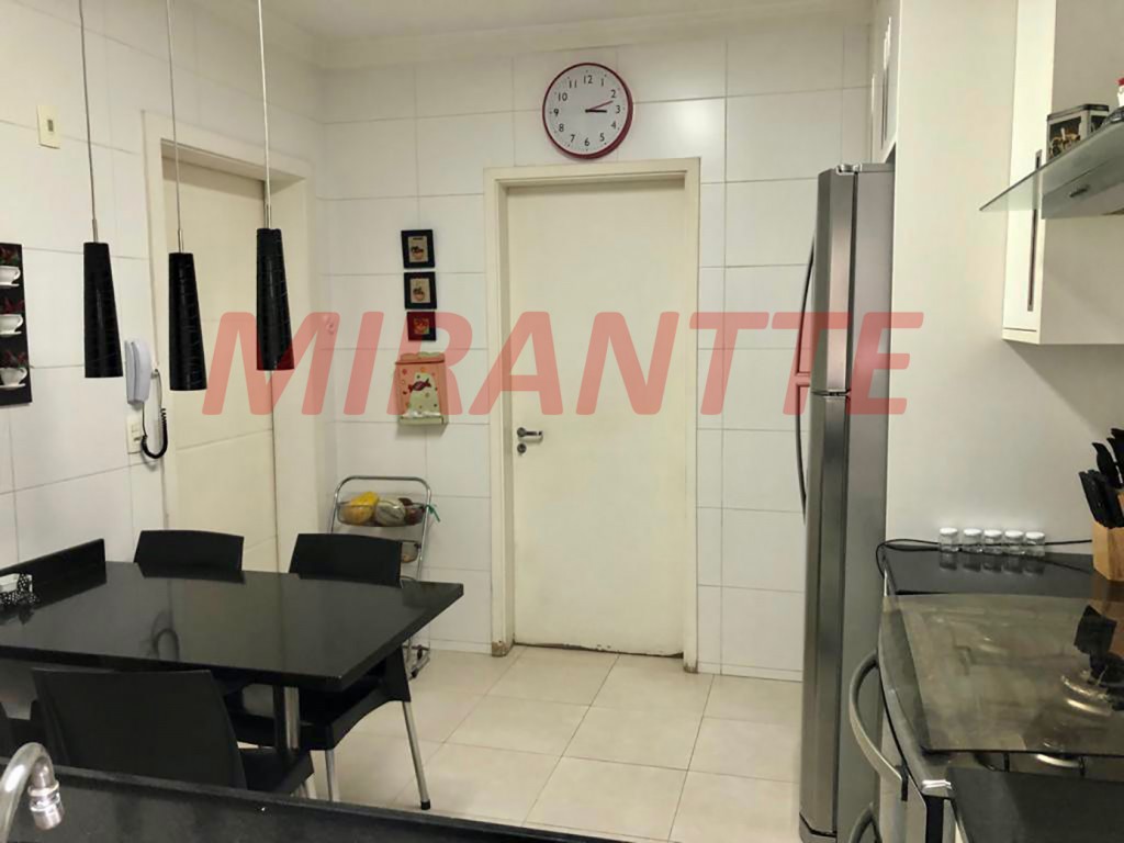 Sobrado de 235m² com 4 quartos em Tremembe