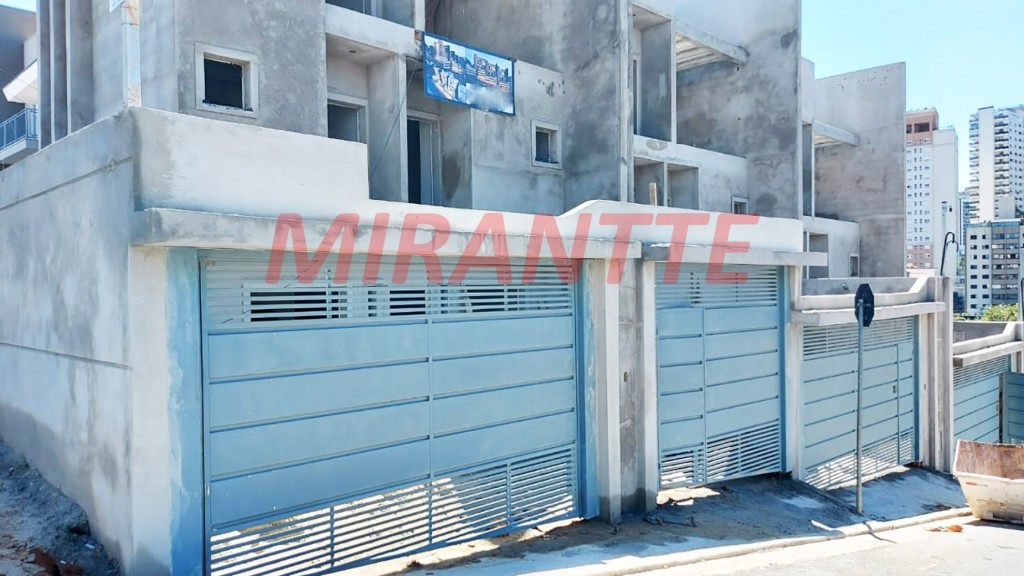 Sobrado de 220m² com 3 quartos em Santa Terezinha