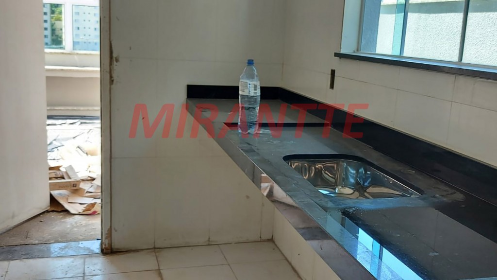 Sobrado de 220m² com 3 quartos em Santa Terezinha