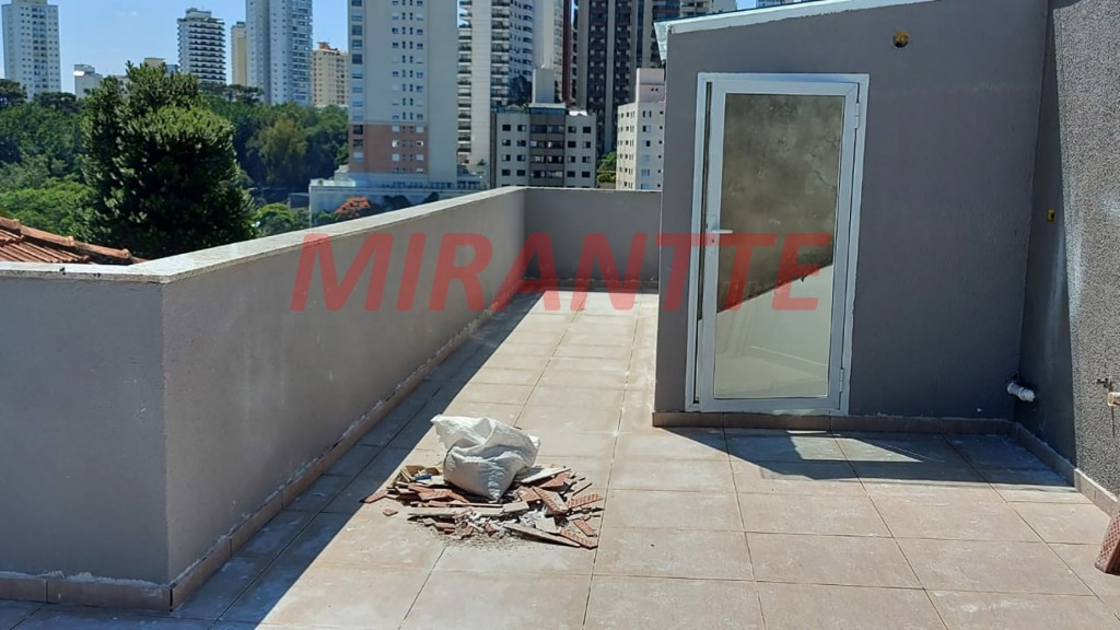 Sobrado de 220m² com 3 quartos em Santa Terezinha