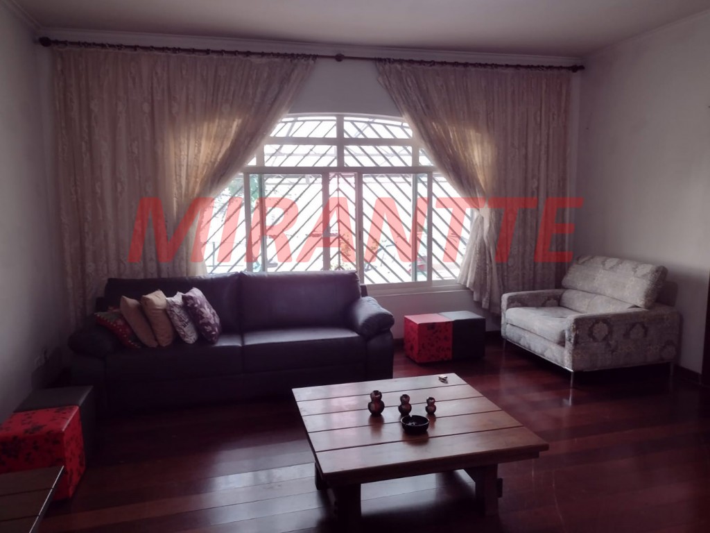 Sobrado de 300m² com 4 quartos em Tremembe