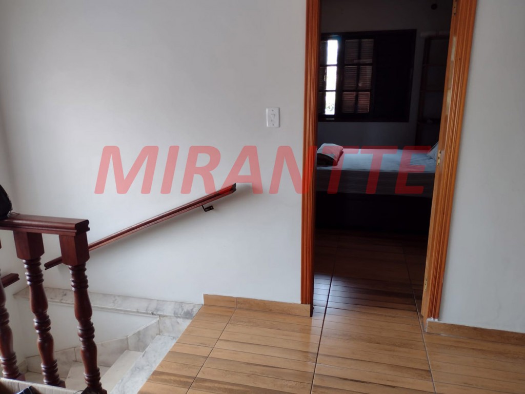 Sobrado de 300m² com 4 quartos em Tremembe