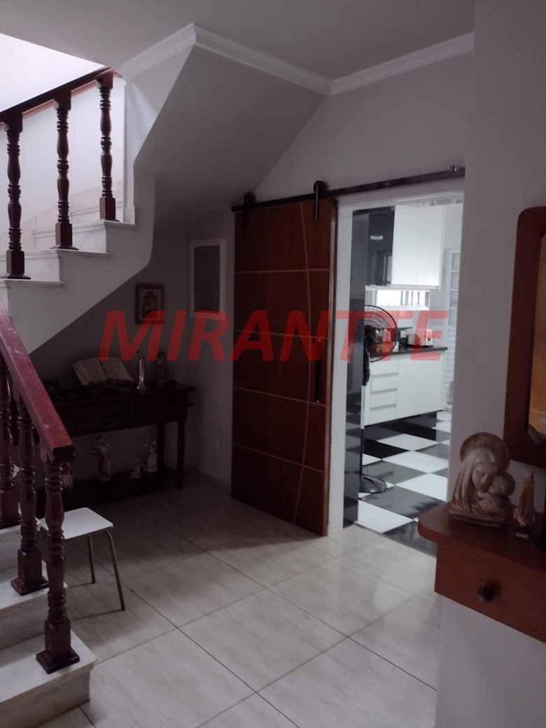 Sobrado de 300m² com 4 quartos em Tremembe