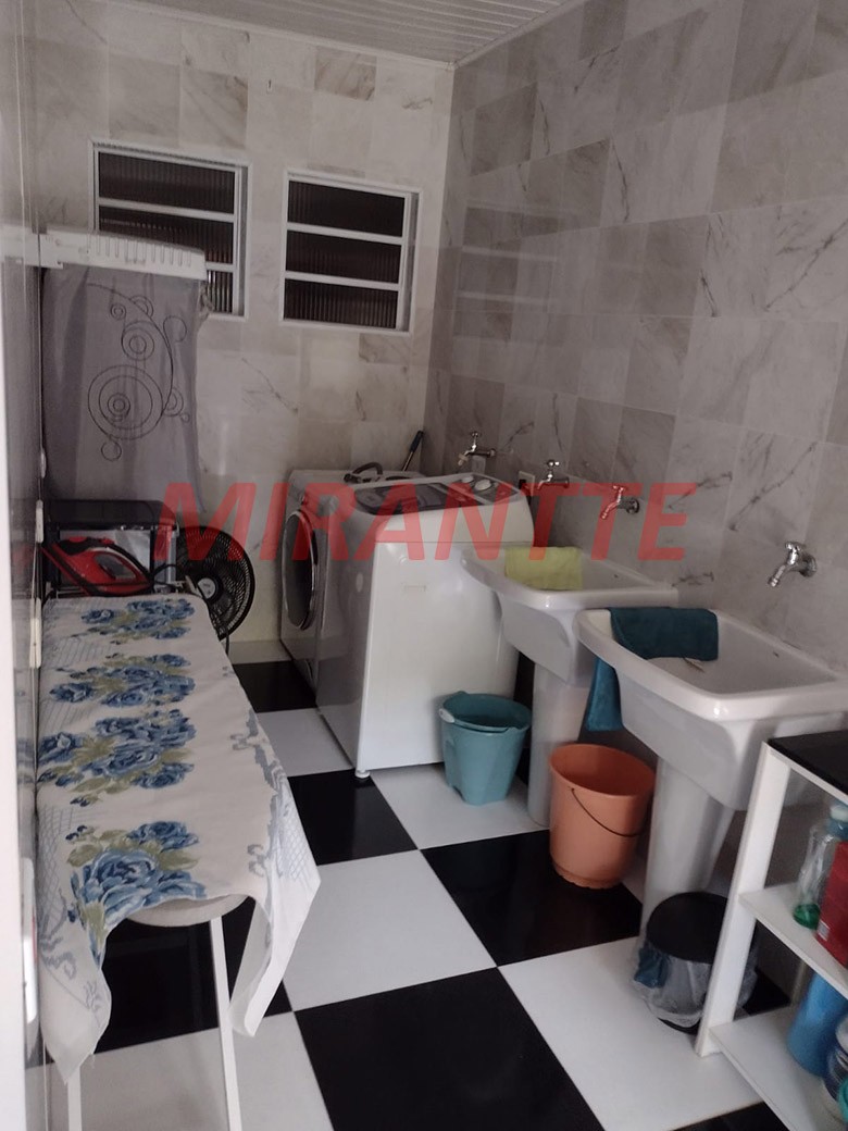 Sobrado de 300m² com 4 quartos em Tremembe