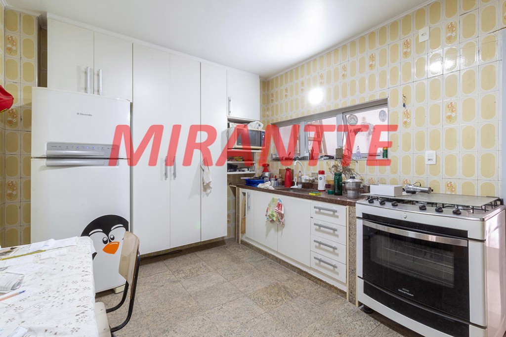 Sobrado de 160m² com 3 quartos em Vila Ester