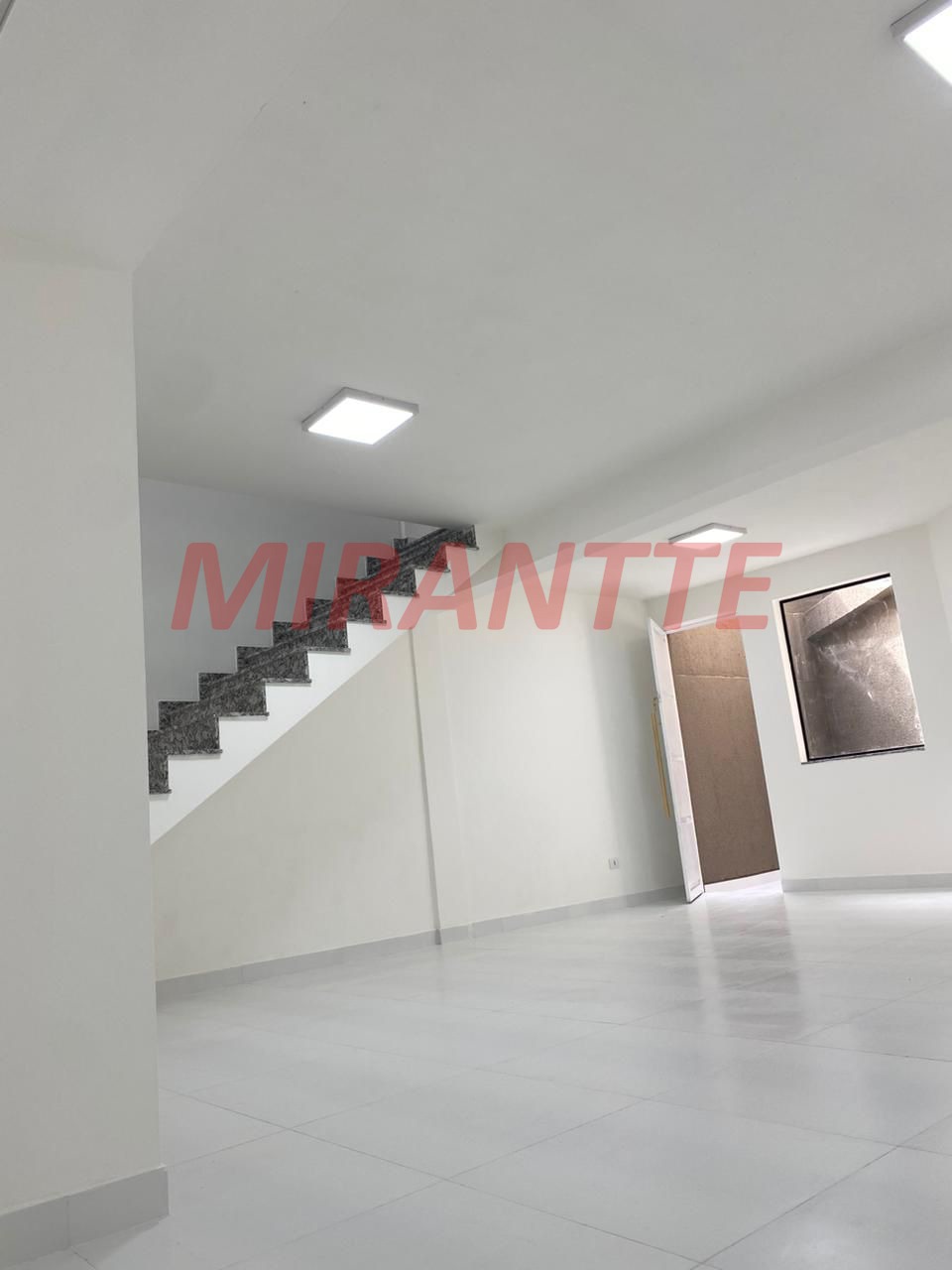 Comercial de 280m² em Santana